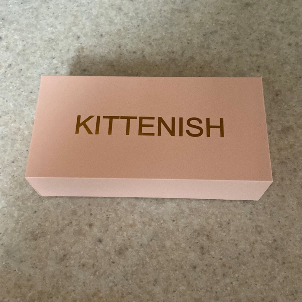 Kittenish Jessie James Decker sunglasses